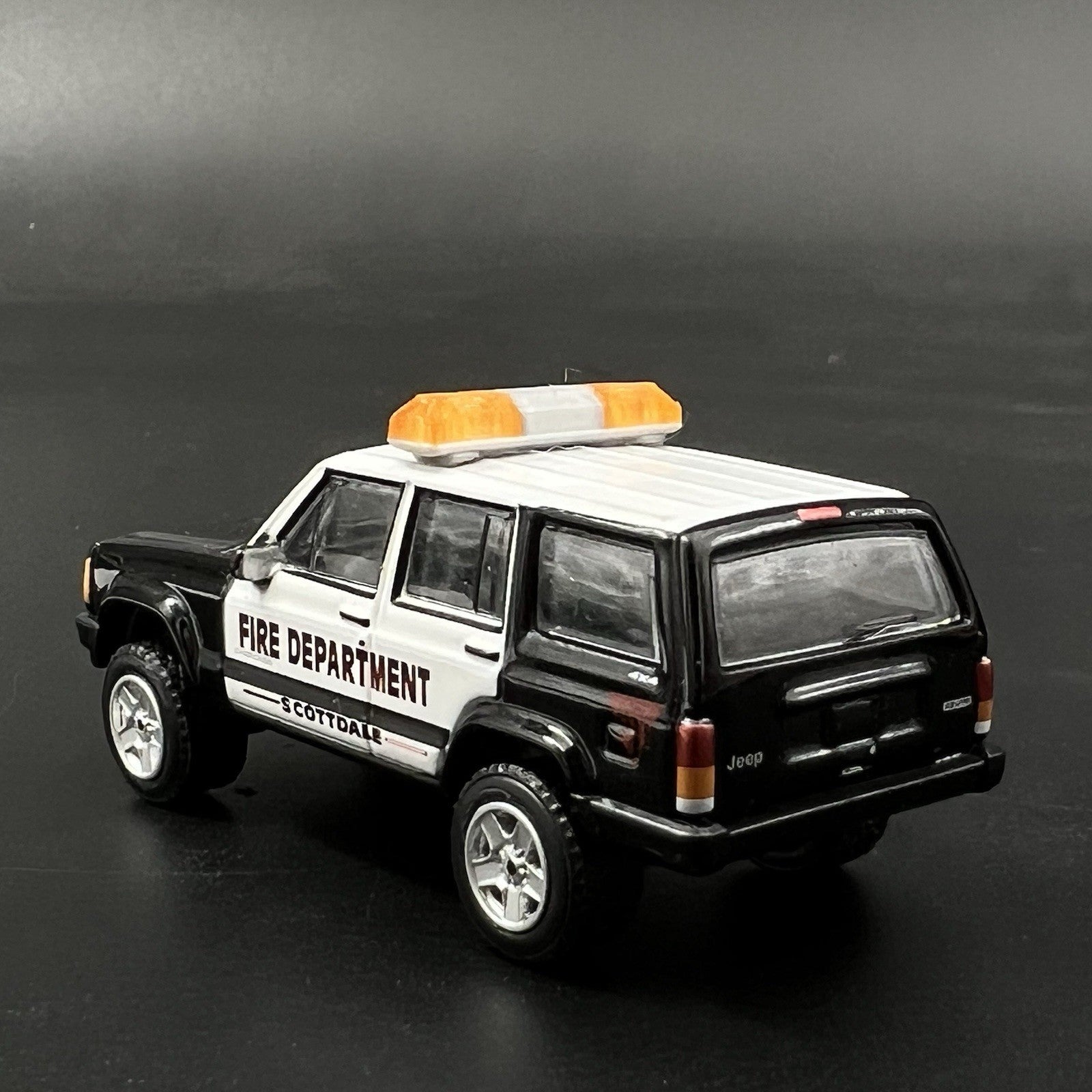 2 Pack 1/64 Smith Wesson 8000 8780 8880 8980 Amber Lightbar Tow Work Truck5