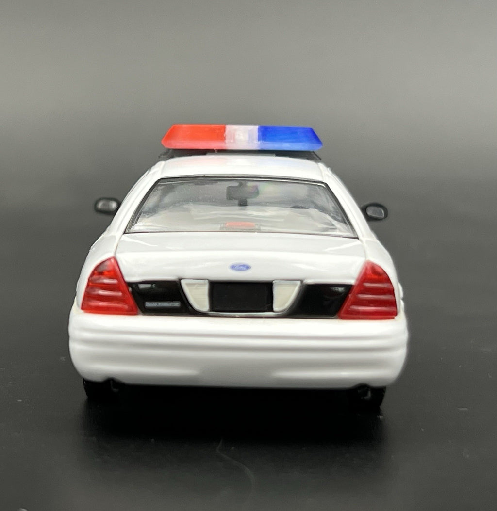2 Pack 1/43 Blue Red SUV + Sedan Vista Lightbar Greenlight Police Sheriff Fire17