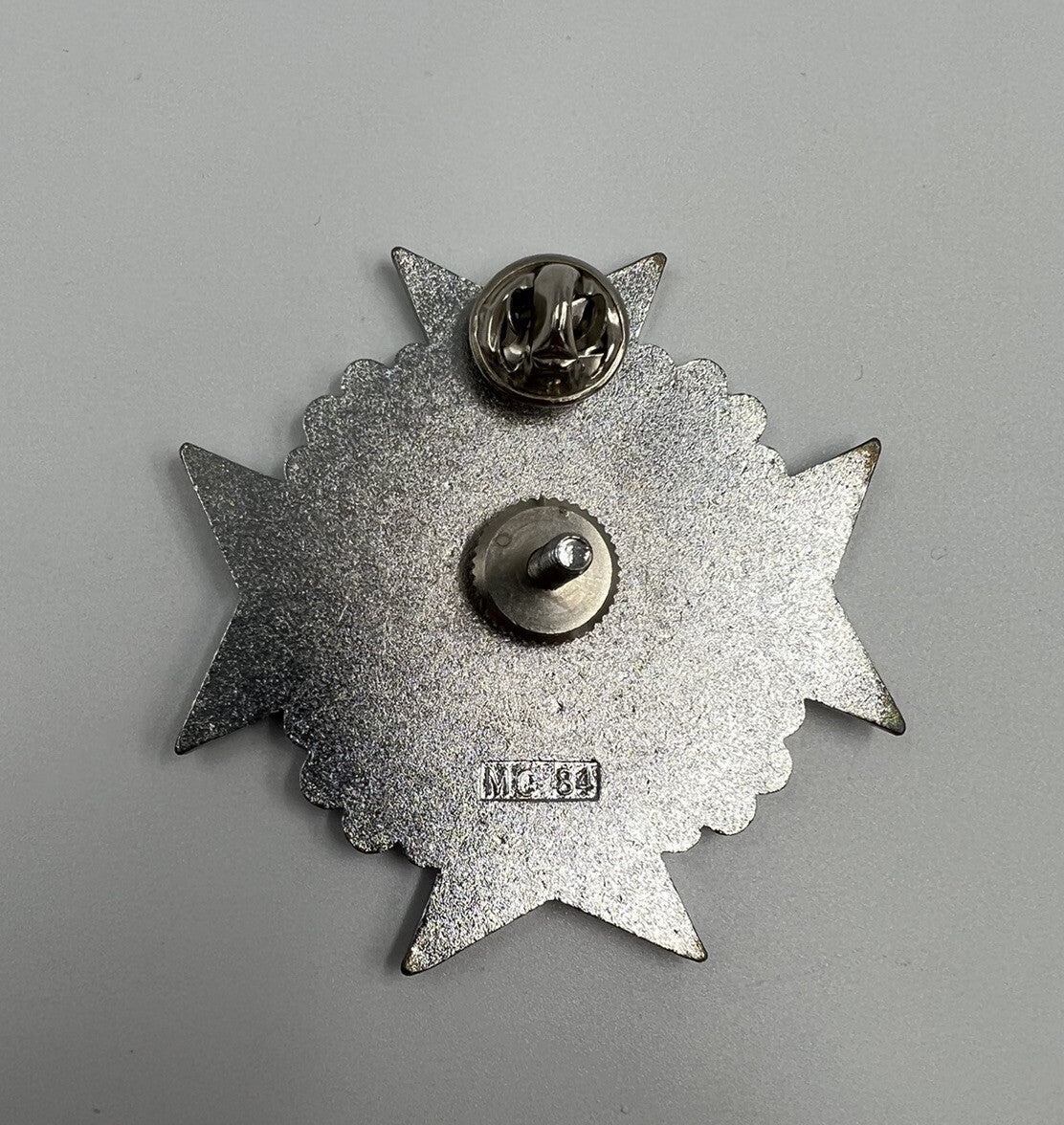 CANADIAN DND FIRE DEPARTMENT SERVICE D'INCENDIE CAP BADGE CANADA2