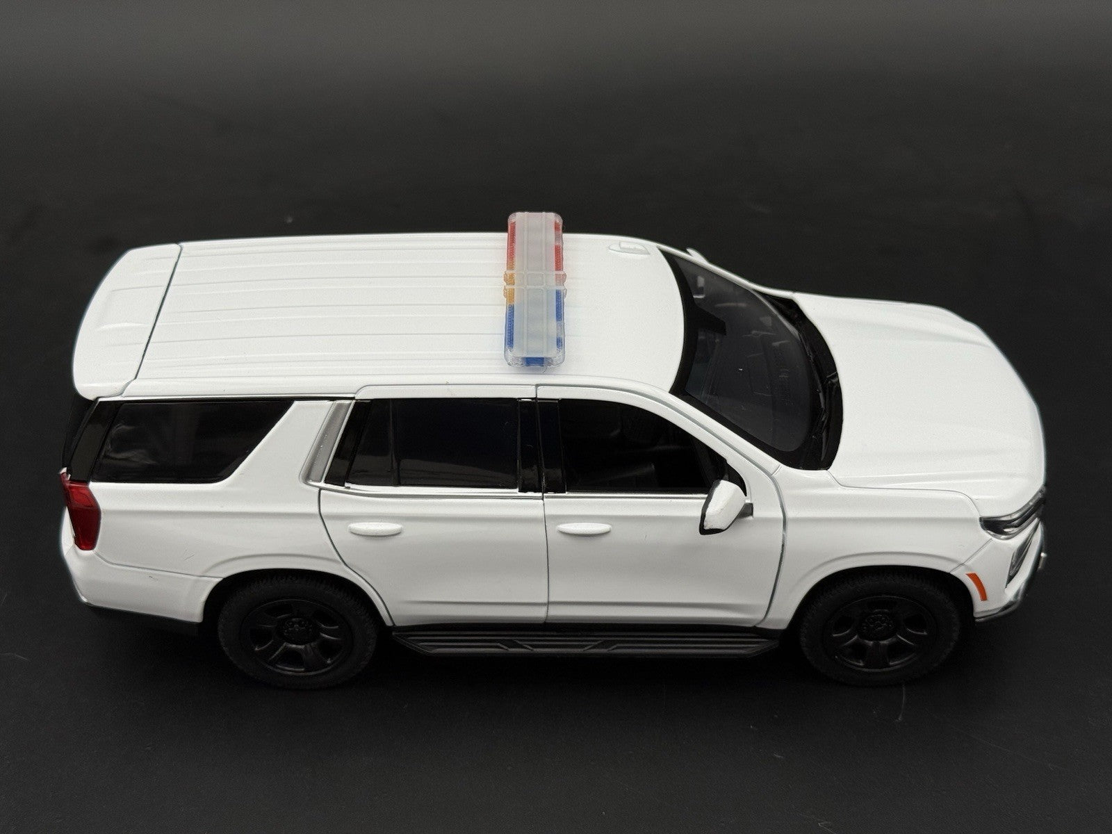 1/24 25 Scale Model Whelen Liberty II Blue Red Tahoe SUV Lightbar 2449XLBR110