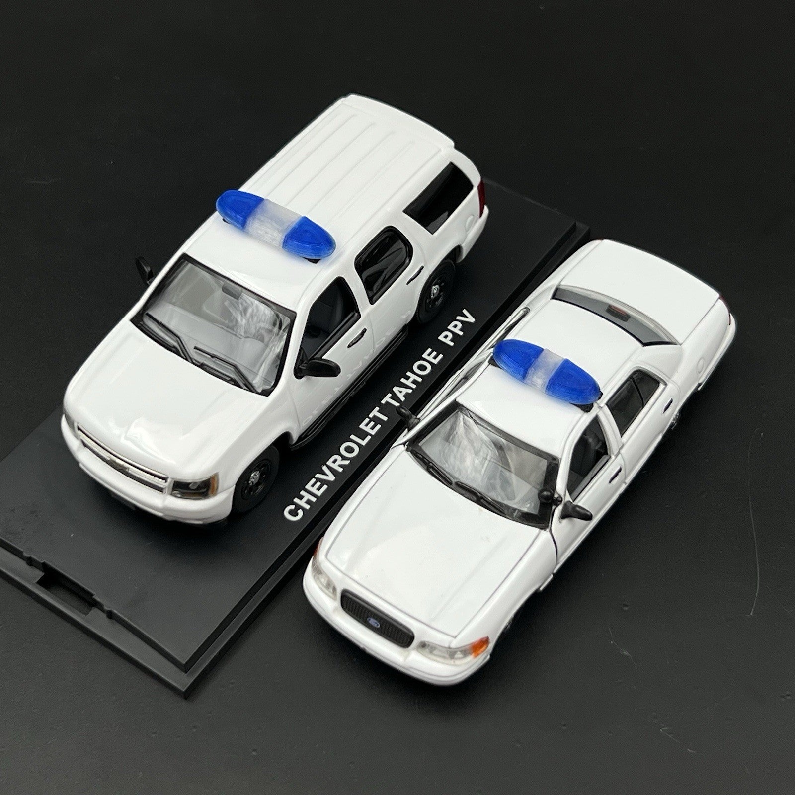 2 Pack 1/43 Blue SUV + Sedan Vista Lightbar Police Sheriff Fire European2