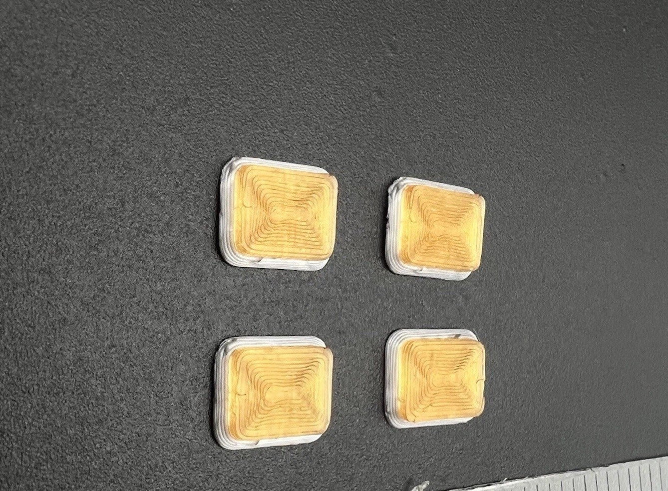 24 Pack 1/32 1/34 Amber Whelen 900 Ambulance Warning Lights EMS Police Fire2