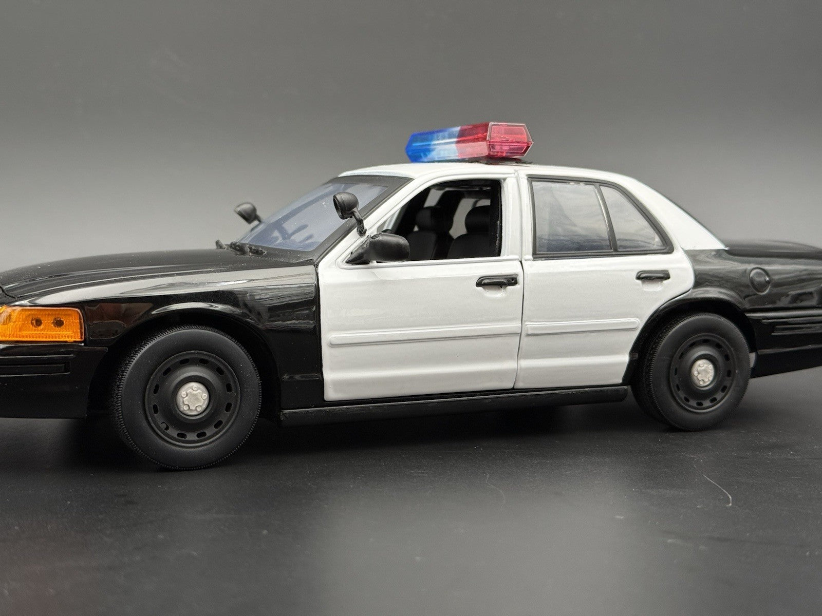 4 Pack 1/18 Scale Model 2005 Steel Wheel For Motormax Crown Victoria Police 18665