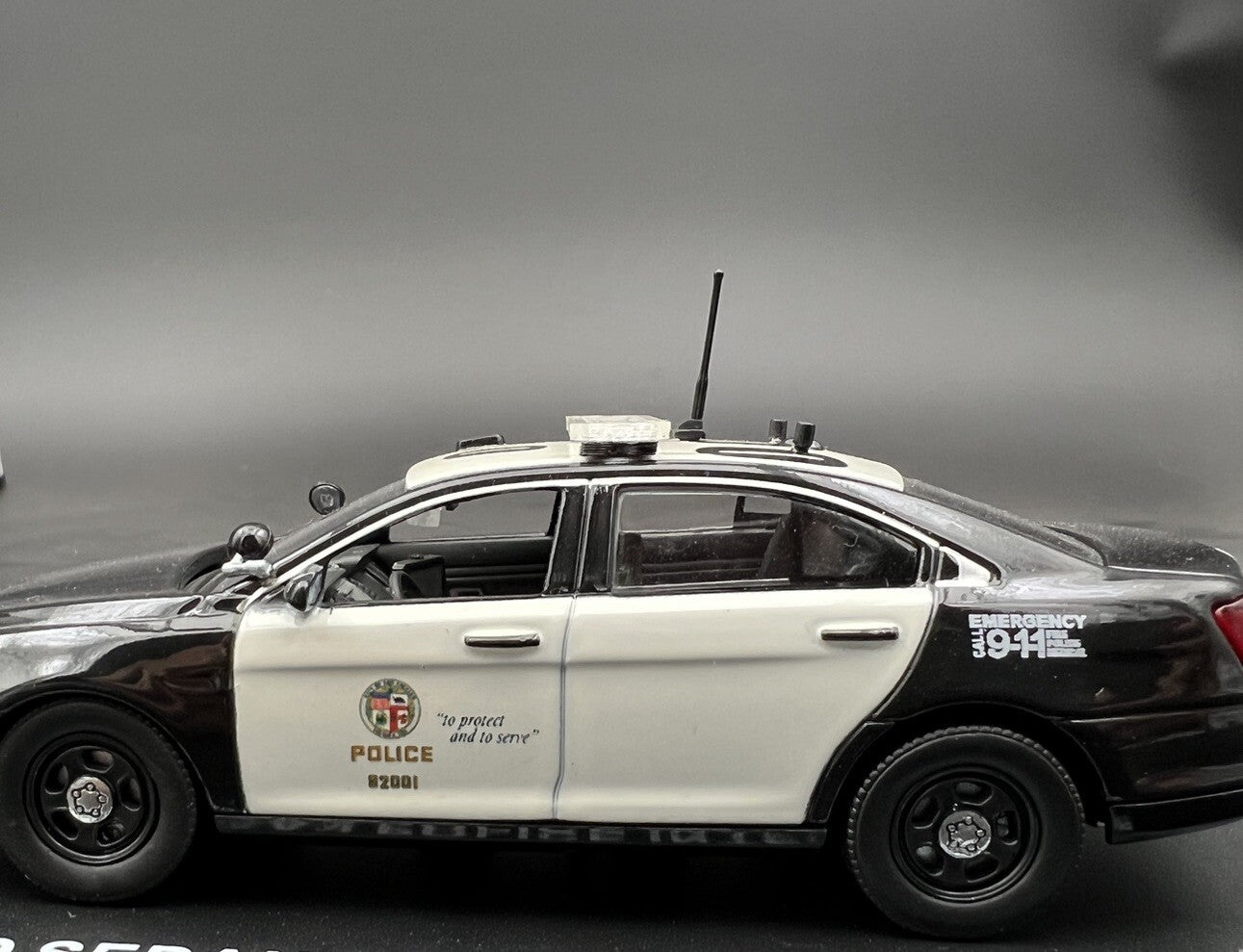 2 Pack 1/43 Sedan Length Code 3 Defender Extra Wide Lightbar Greenlight Police3