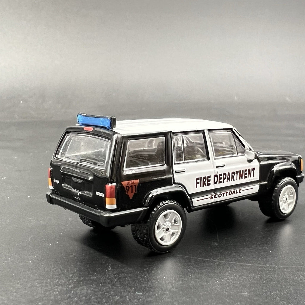 2 Pack 1/64 Blue Interior Traffic Arrow Board Deck Lightbar Police Fire EMS3