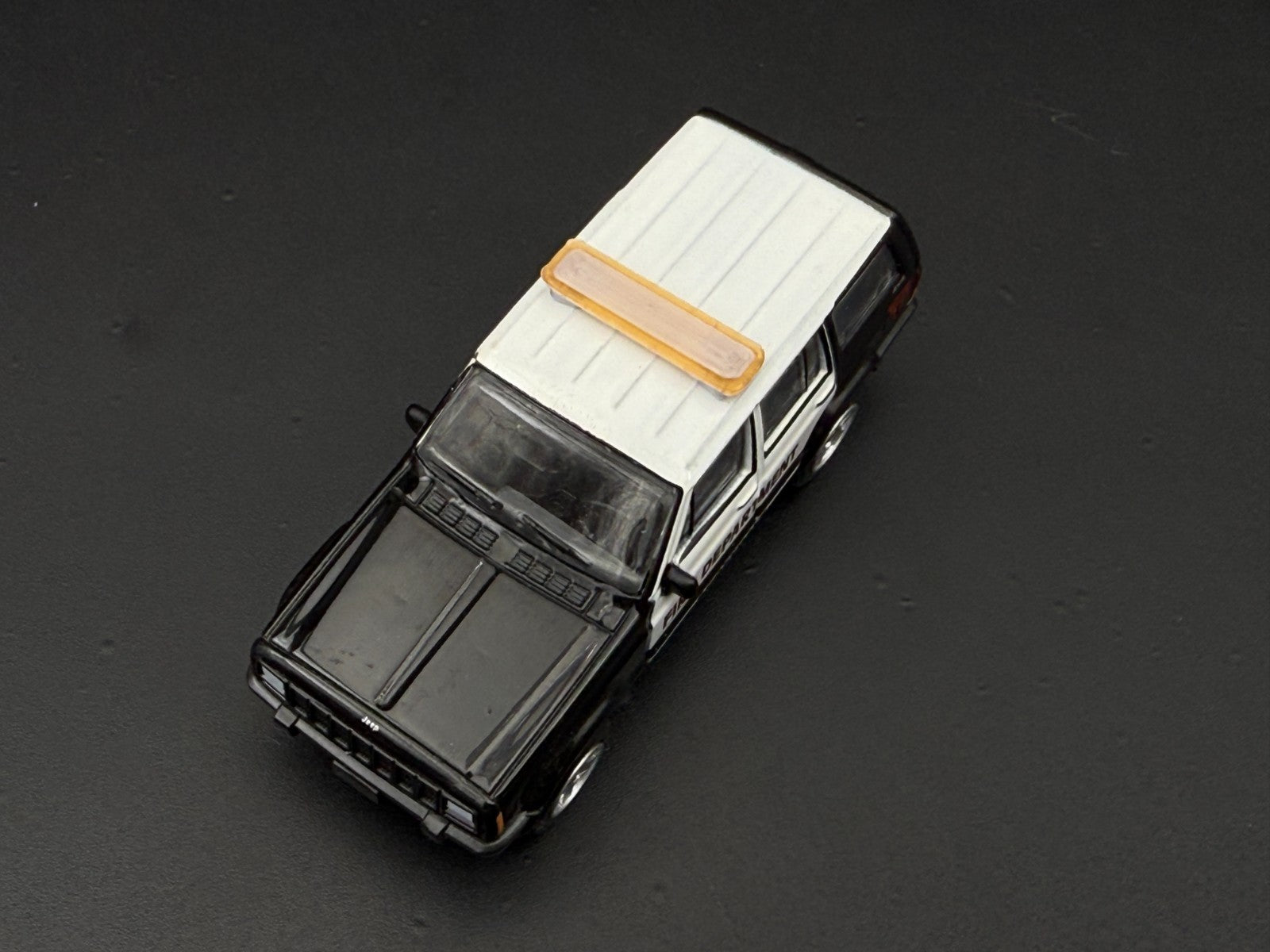 2-Pack 1/64 Scale Model Silver Top Amber LED Style Whelen Lightbar 6402AS3