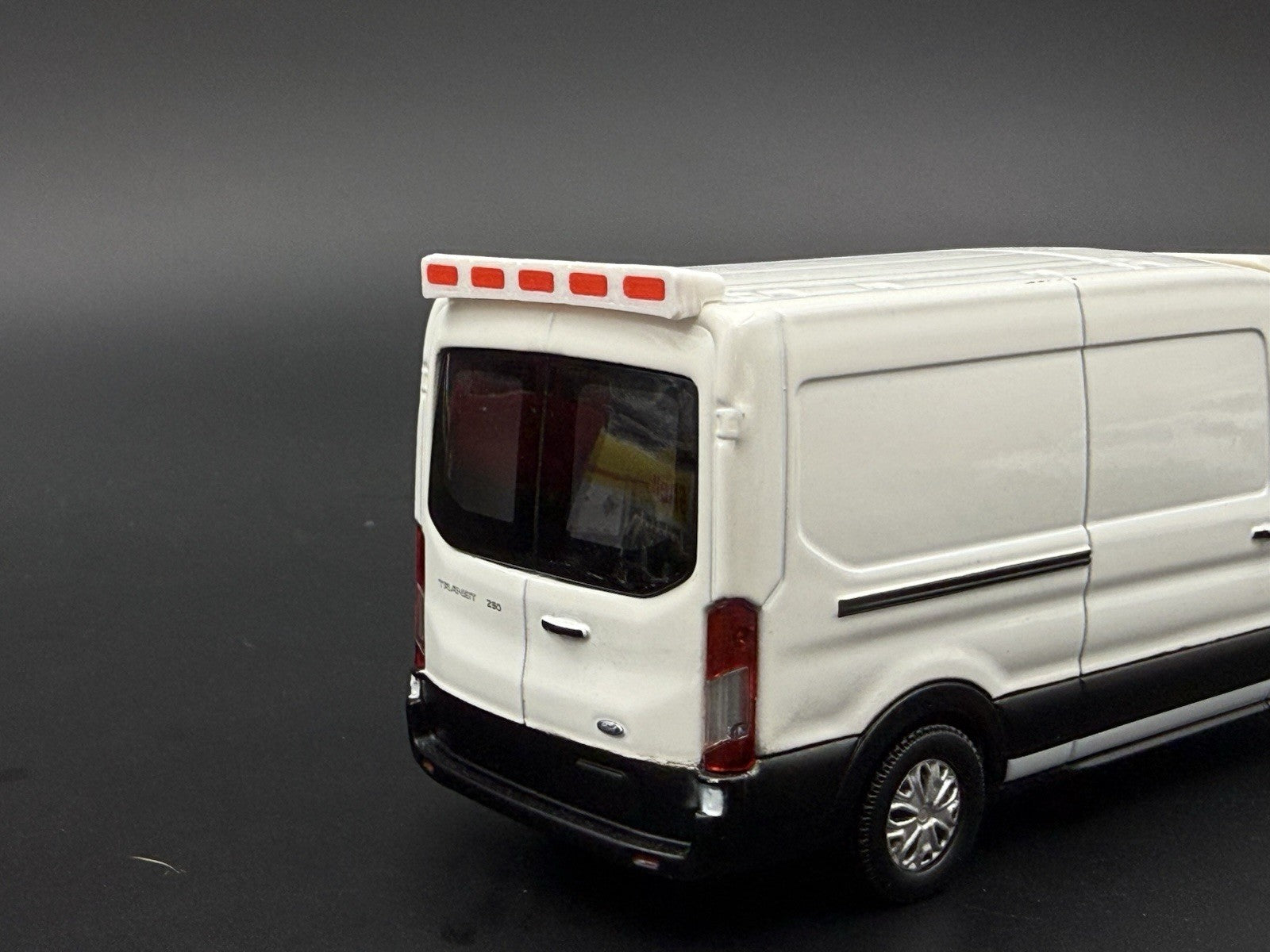 1/43 O Scale Model Rear Lightbar Greenlight Ford Transit Van Ambulance 4346RearR6