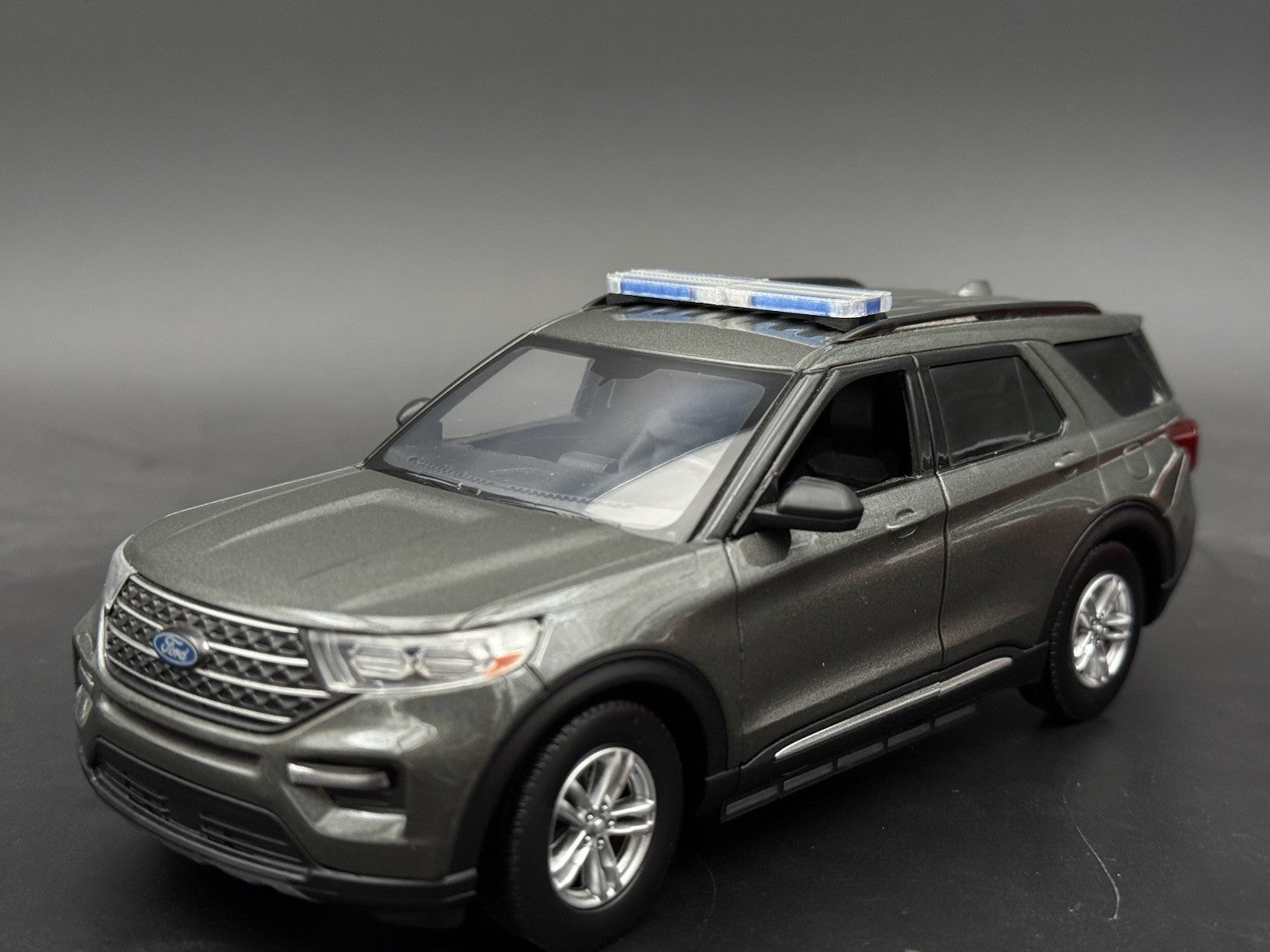 1/24 25 Scale Model LED Ready Whelen Liberty II Blue Police Lightbar 2449B18