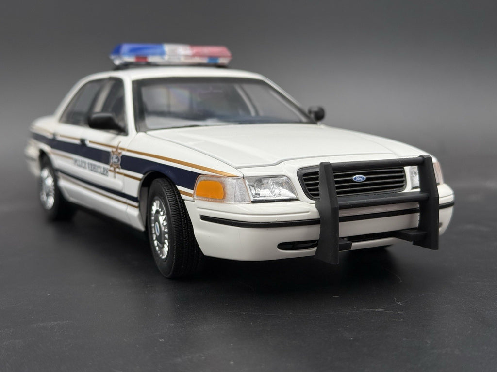 1/18 Scale Model Setina PB300 Push Bumper Pushbar Crown Vic 1853 Universal Sedan2