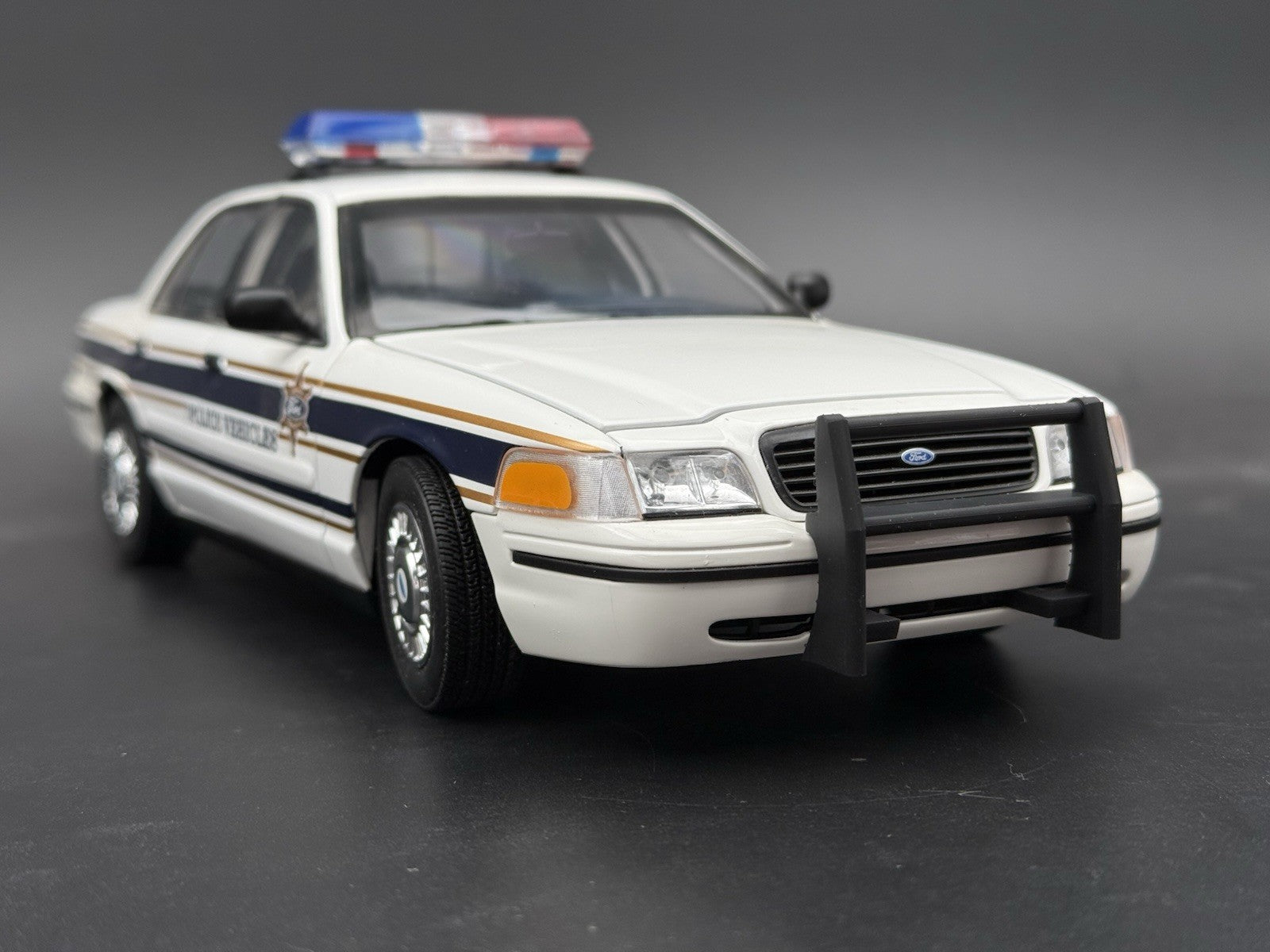 1/18 Scale Model Setina PB300 Push Bumper Pushbar Crown Vic 1853 Universal Sedan2