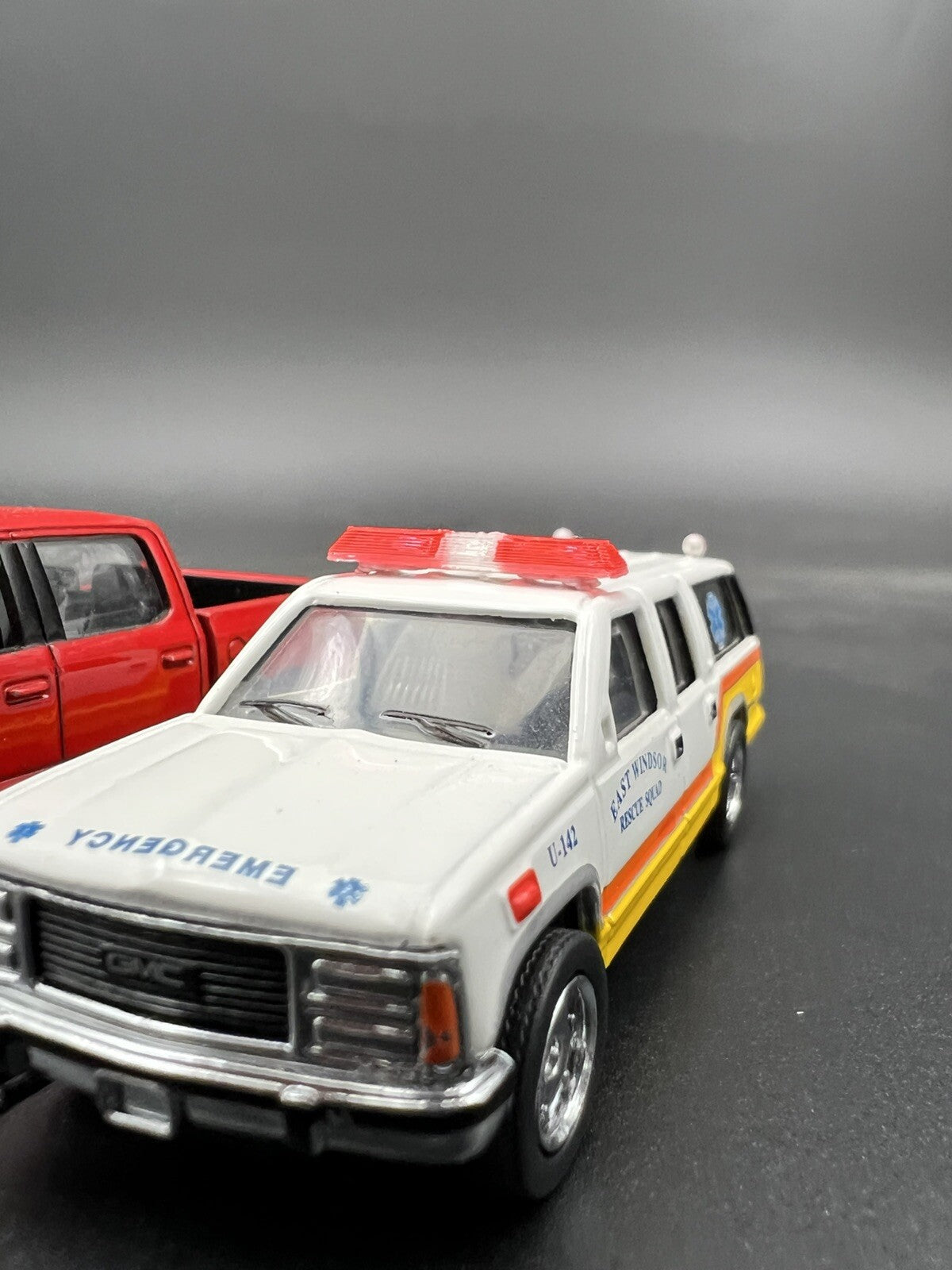 2 Pack 1/64 Code 3 LP6000 Clear + Red Lightbar Greenlight Fire EMS Ambulance SUV4