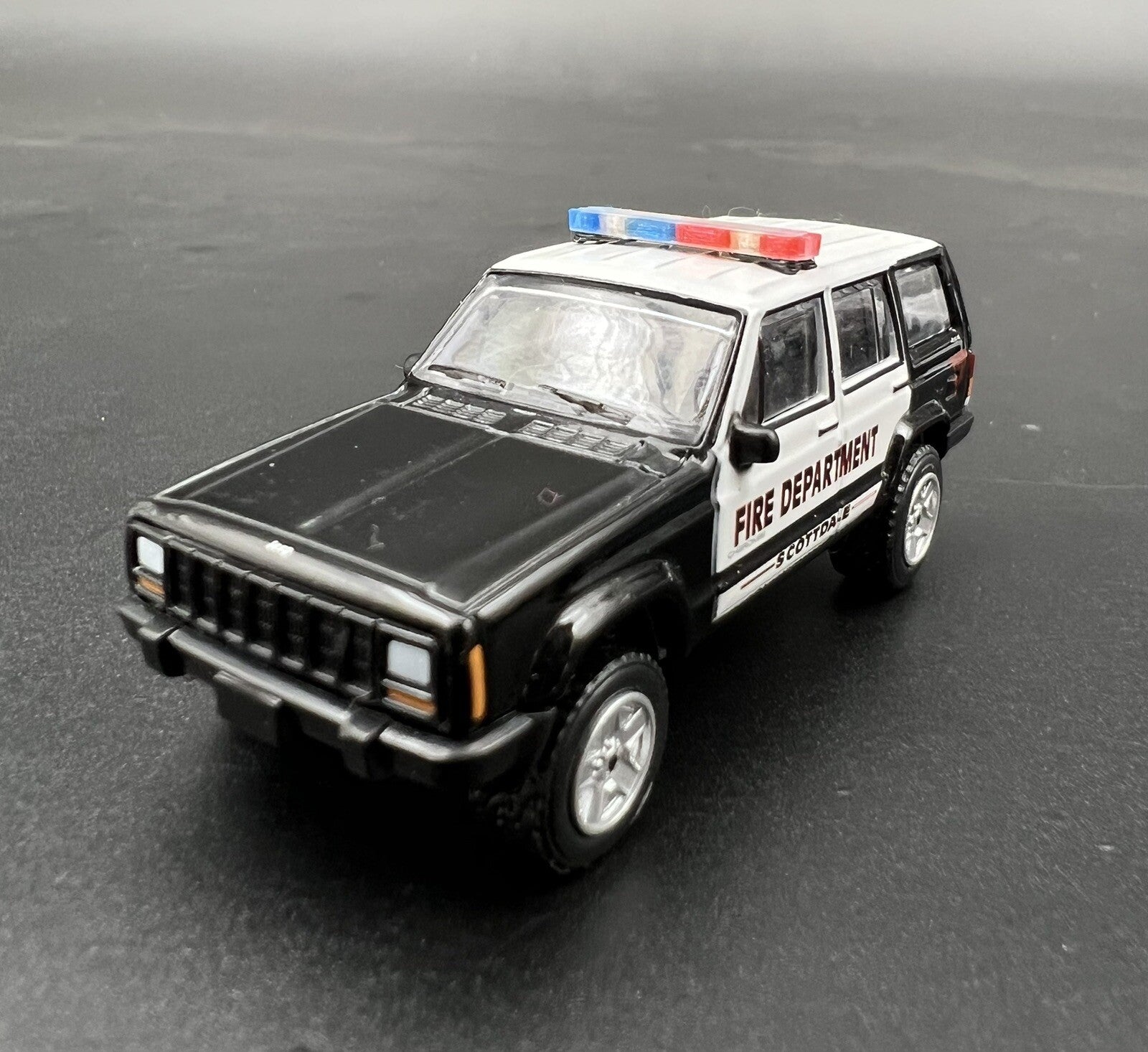 2 Pack 1/64 Whelen Edge Lightbar Blue Red Police Sheriff Highway Patrol SUV Car6