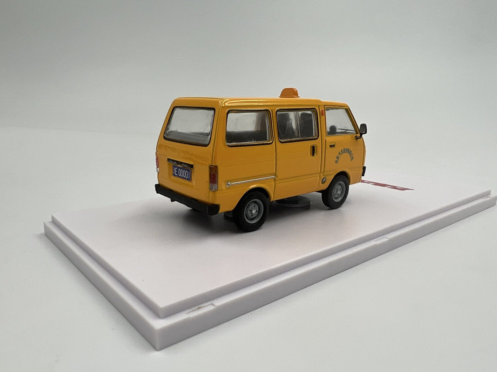 1/43 China Tianjin DAFA HUALI TJ110 ( DAIHATSU ) Van Taxi Wagon Model2