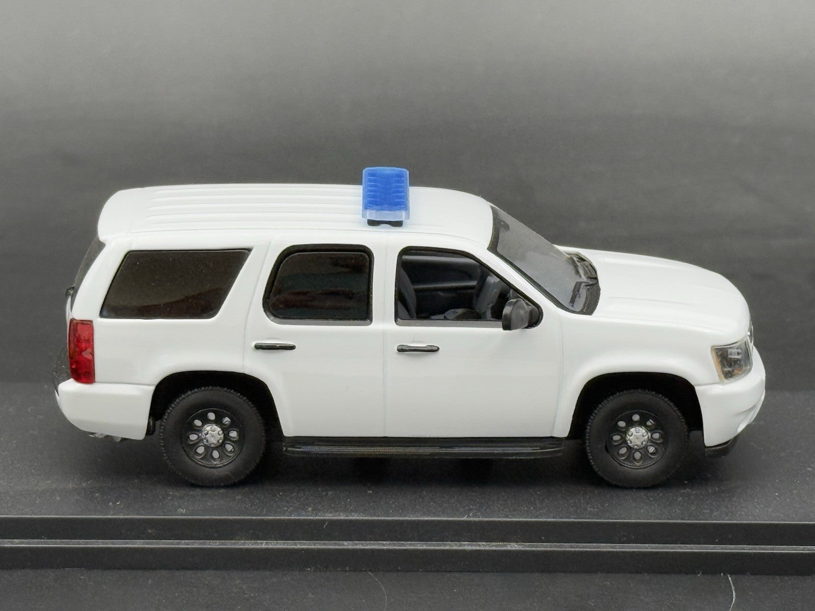 2 Pack 1/43 SUV Length Blue Code 3 X2100 Lightbar Greenlight Chicago Police5