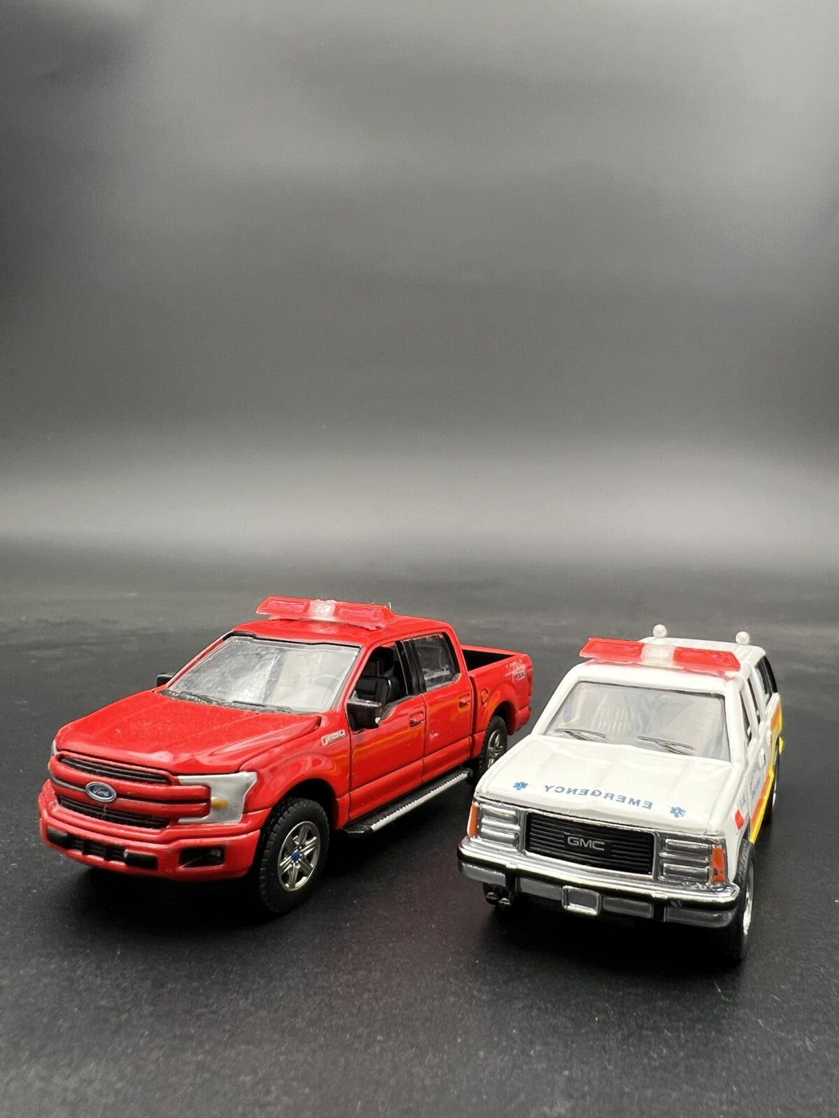 2 Pack 1/64 Code 3 LP6000 Clear + Red Lightbar Greenlight Fire EMS Ambulance SUV5