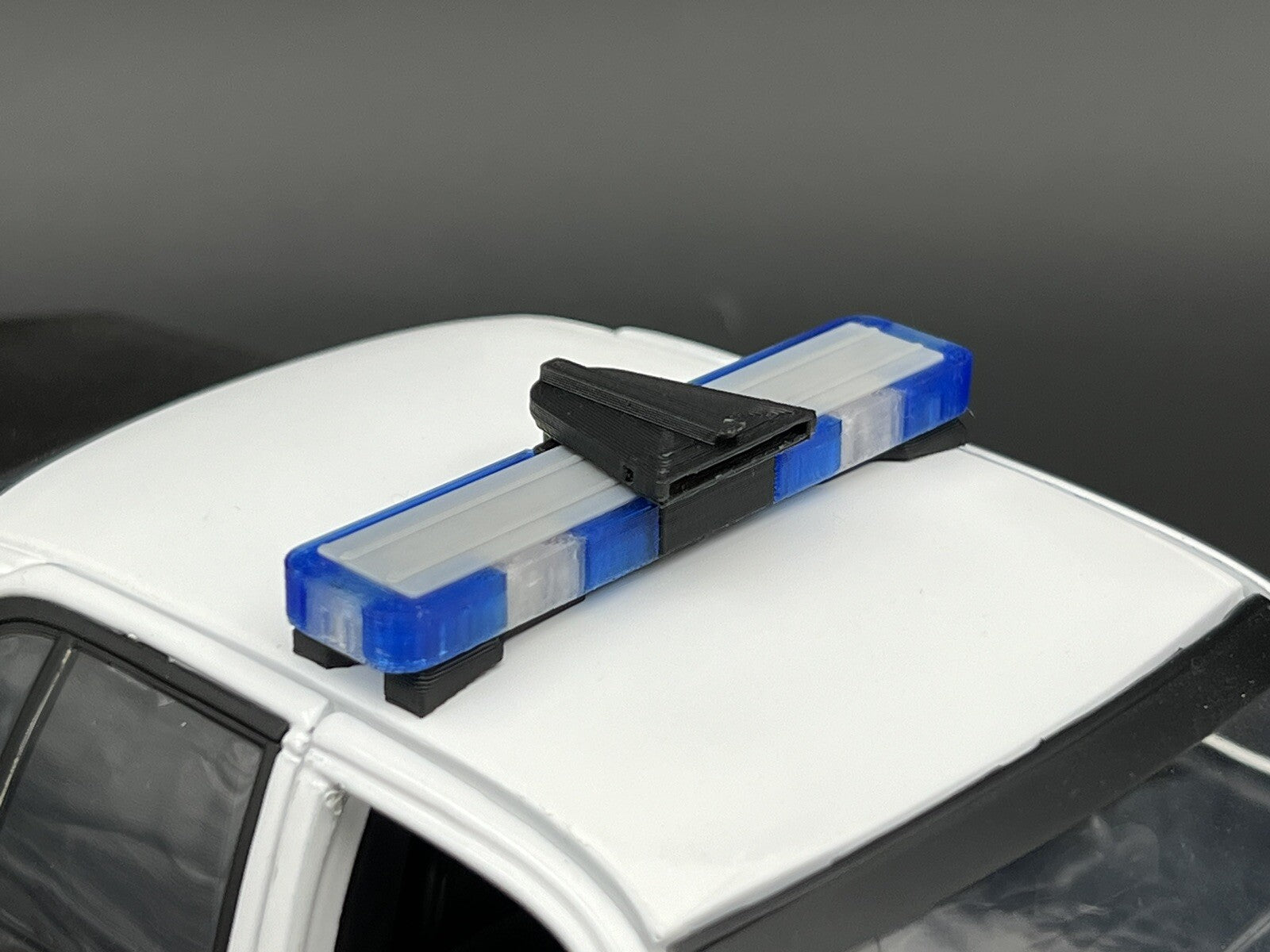1/32 Whelen Edge Lightbar Blue w/ Speaker Highway Patrol State Police13