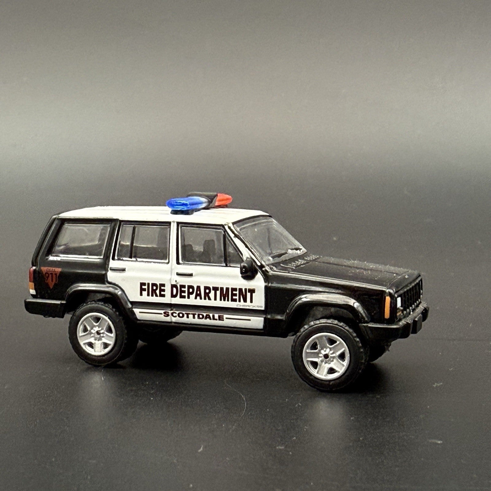 2-Pack 1/64 Scale Model Jetsonic Blue Clear Red Lightbar Police 6424BCR9