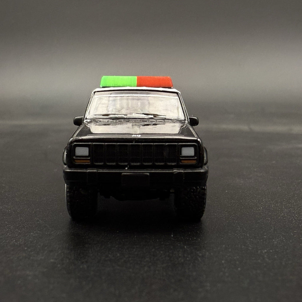 2 Pack 1/64 Green Red Lightbar Chicago Fire Ambulance SUV Truck Hansch DBS20006