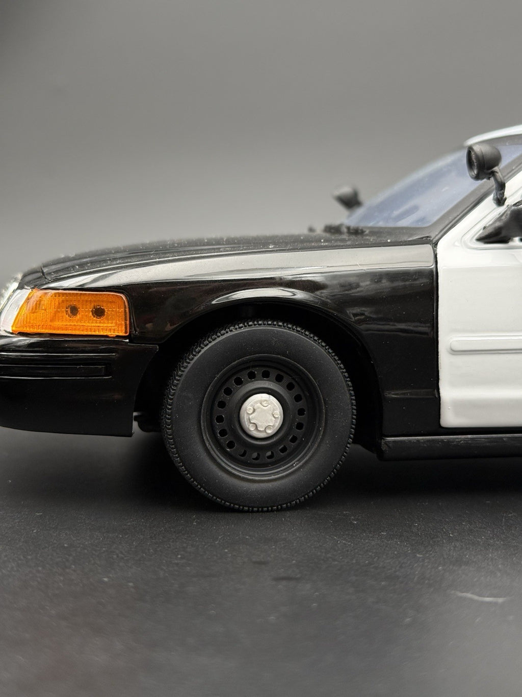 4 Pack 1/18 Scale Model 2000 Steel Wheel For Motormax Crown Victoria Police 18663