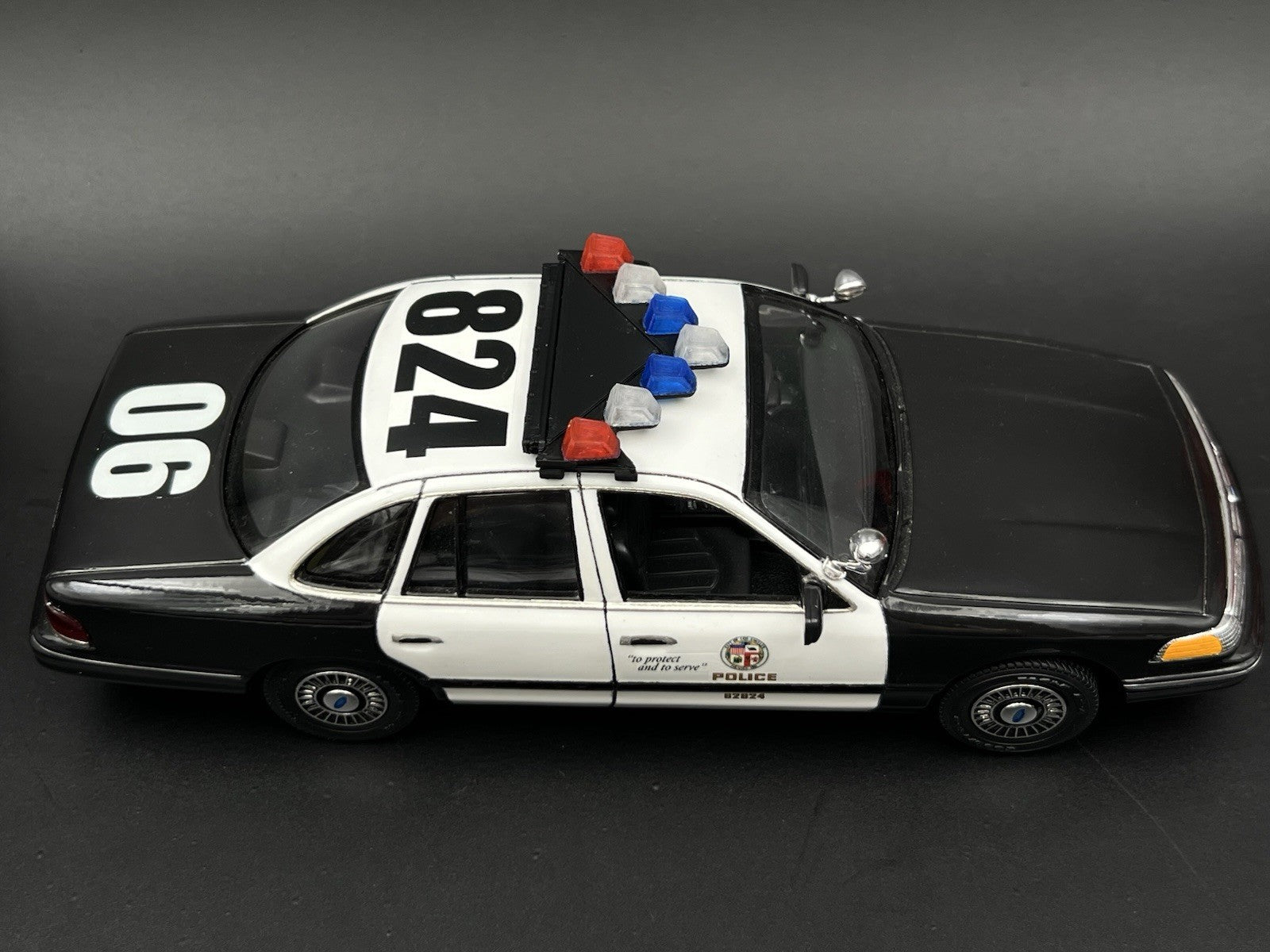 1/24 25 LED Ready Blue Red Federal Signal Vector Vision Lightbar Police LVMPD13