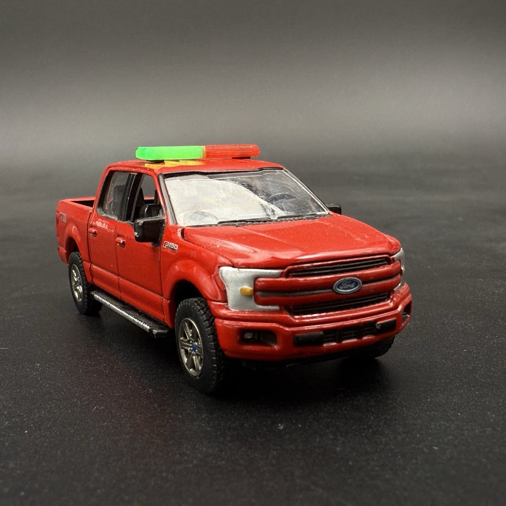 2 Pack 1/64 Green Red Lightbar Chicago Fire Ambulance SUV Truck Hansch DBS8507