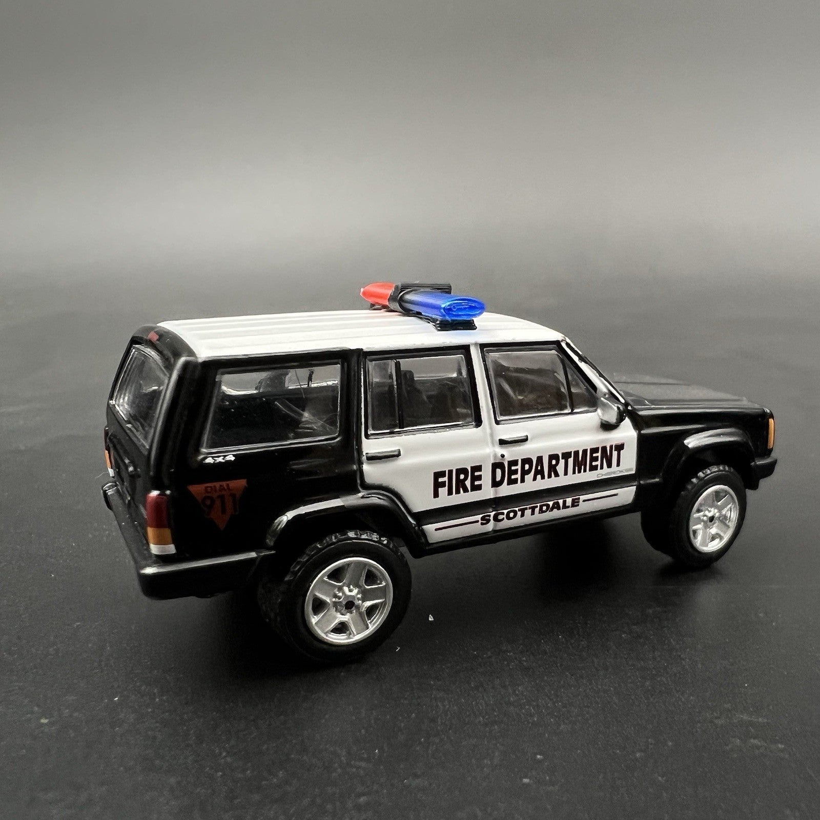 1/64 Scale Jetstream Jetsonic Blue Red Lightbar Police Fire Sheriff CHP 6424BR7