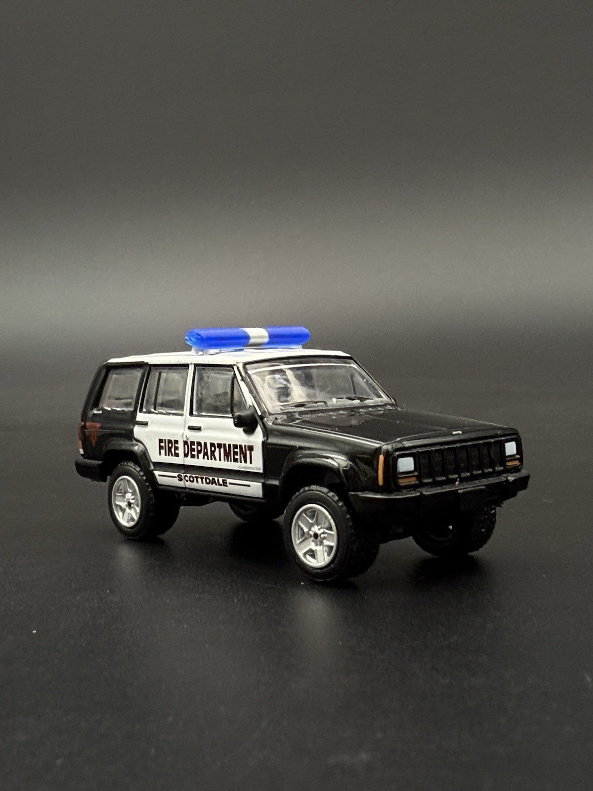 2 Pack 1/64 Blue Chrome Federal Signal Aerodynic Lightbar Police Sheriff 6414B22