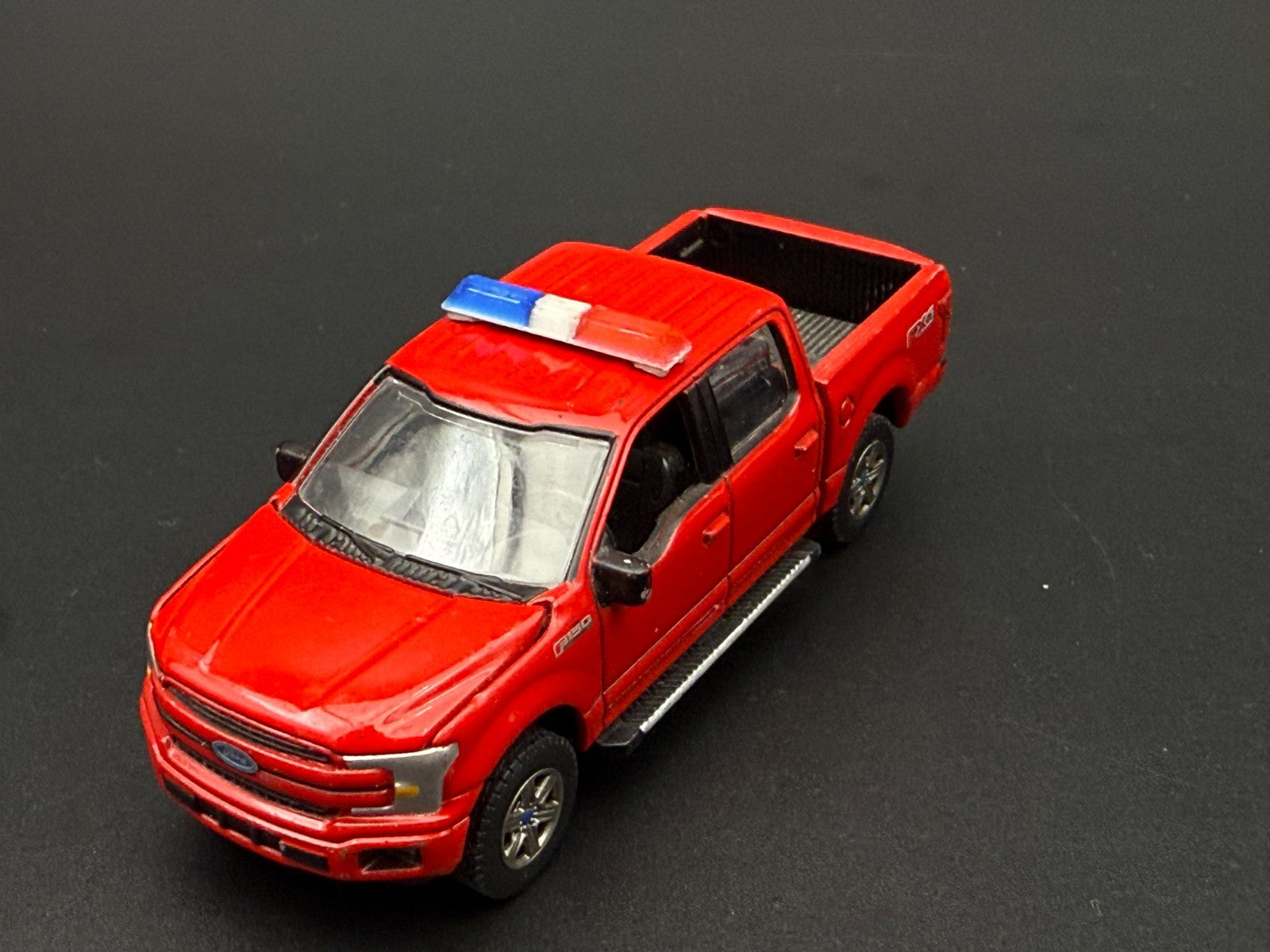 2 Pack 1/64 Scale Code 3 LP6000 Blue Red Lightbar Greenlight Police 6417BR5