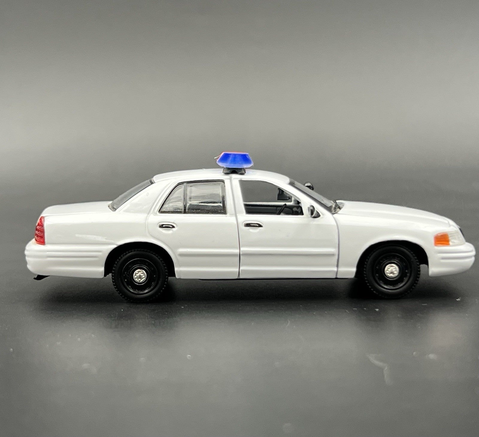 2 Pack 1/43 Blue Red SUV + Sedan Vista Lightbar Greenlight Police Sheriff Fire15