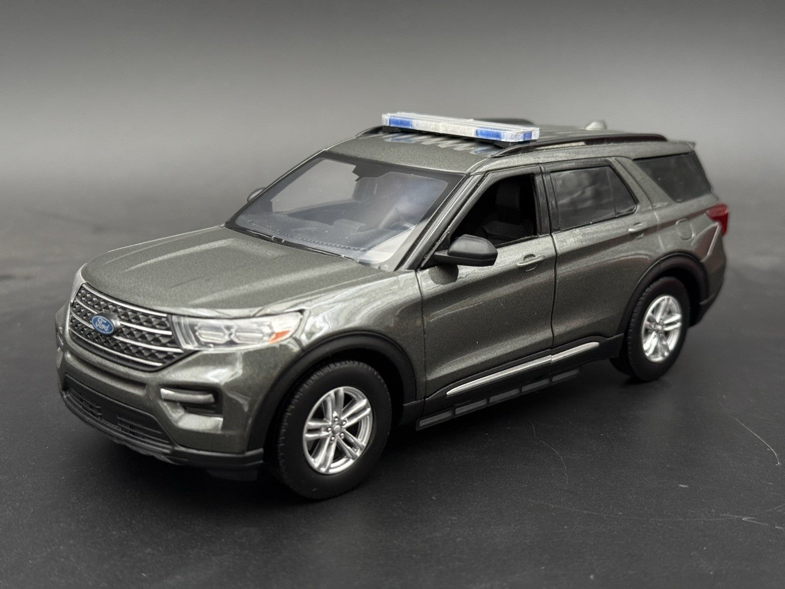 1/24 25 Scale Model Whelen Liberty II Honolulu Blue Police Lightbar 2449 Hawaii3