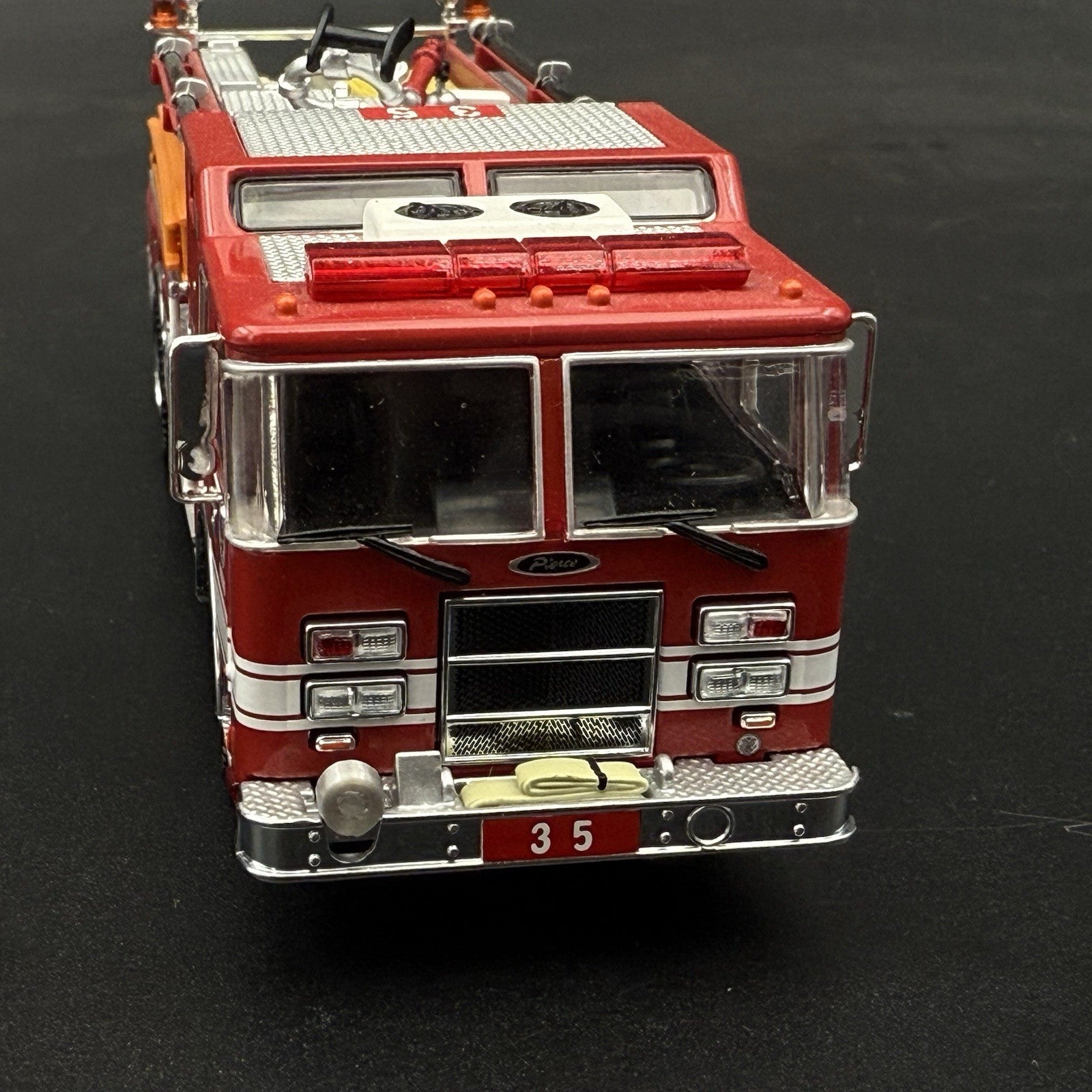 2 Pack 1/64 Federal Q Q2B Siren Code 3 Fire Engine Truck Kitbash 64436