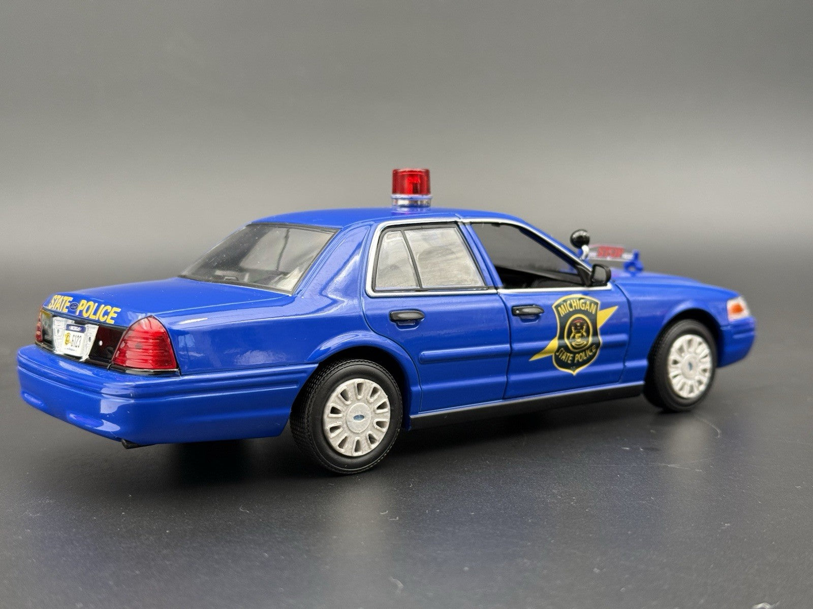 1/24 25 Scale Wheel Motormax Greenlight Crown Victoria 2006 Police Hubcap 24755