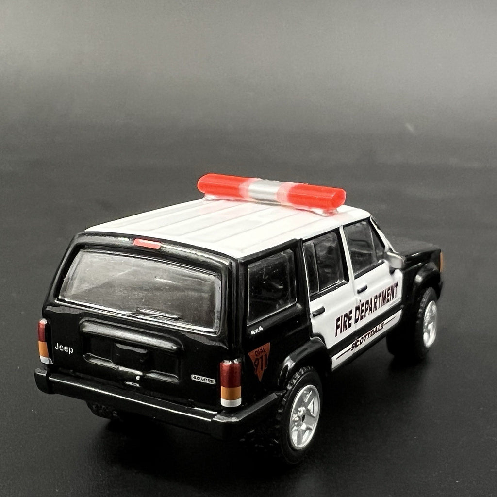 2 Pack 1/64 Red Chrome Cannonball Run Ambulance Aerodynic Lightbar Police Fire6