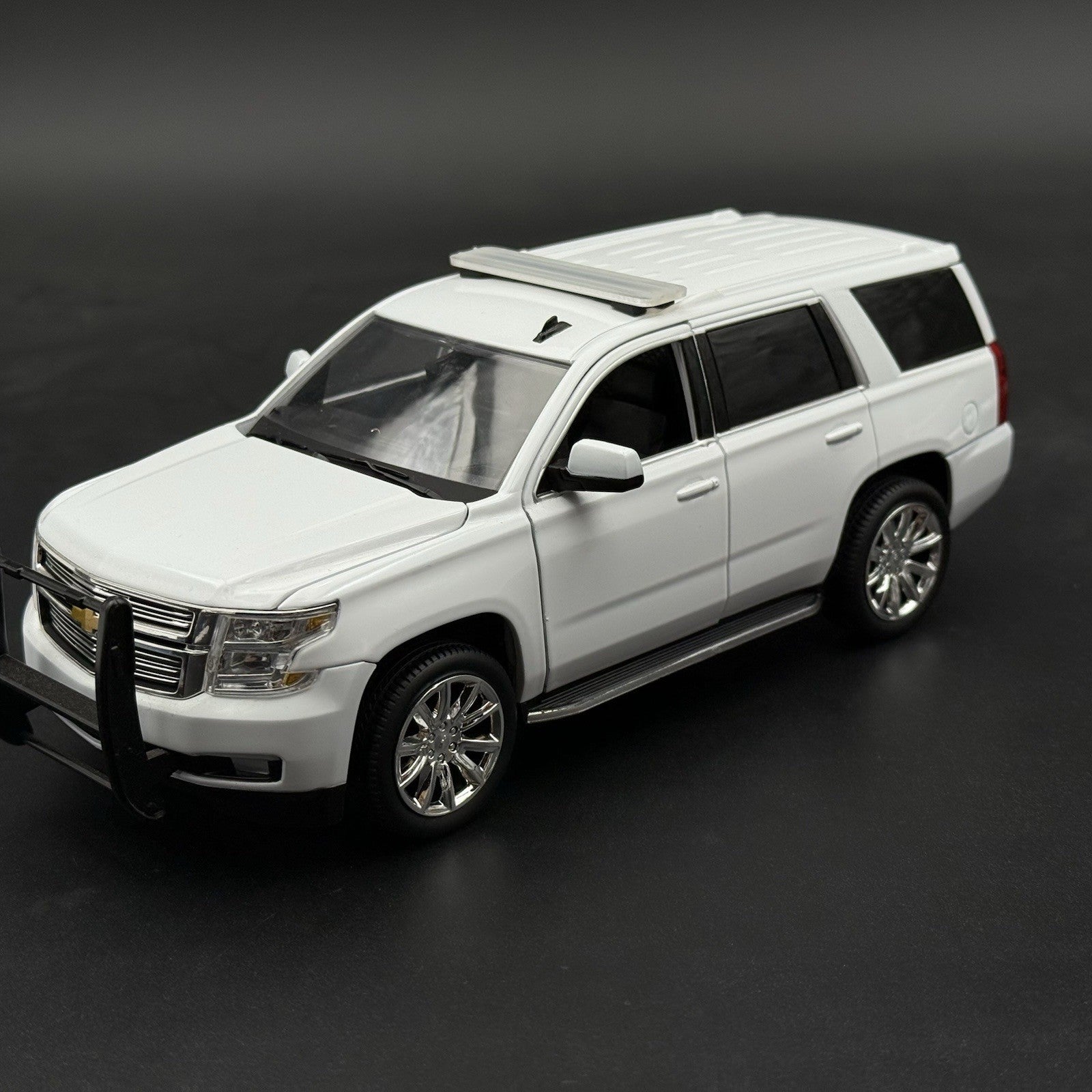 1/24 Scale Model Tahoe SUV Width Whelen Legacy Extra Low Profile Lightbar 2448XL6