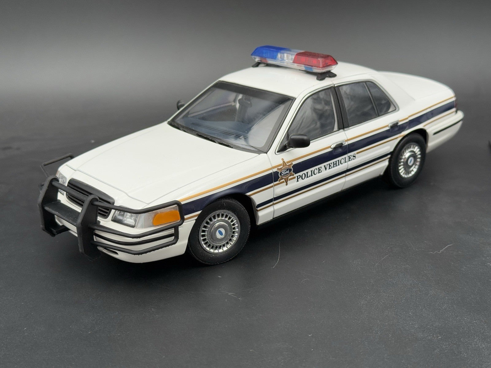 1/18 Scale Model Go Rhino Wrap Around Push Bumper Pushbar Crown Vic Police 18515
