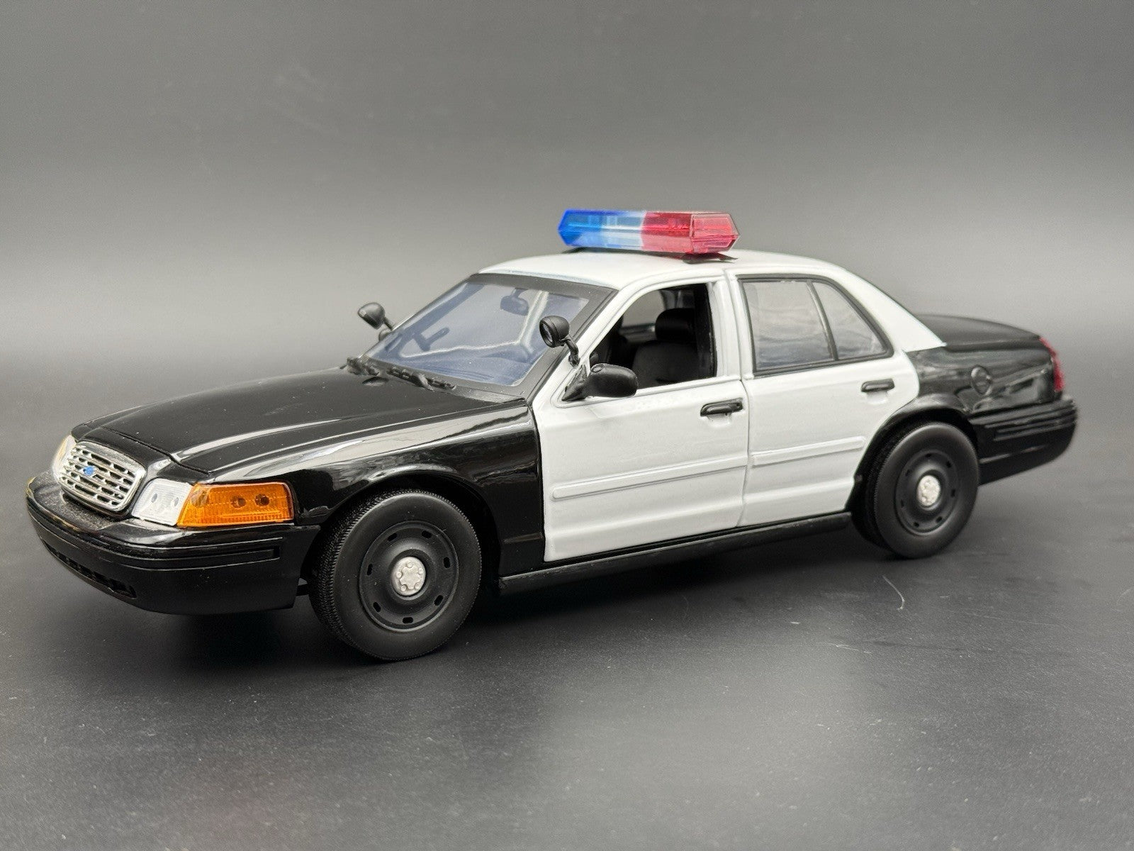 4 Pack 1/18 Scale Model 2003 Steel Wheel For Motormax Crown Victoria Police 18669