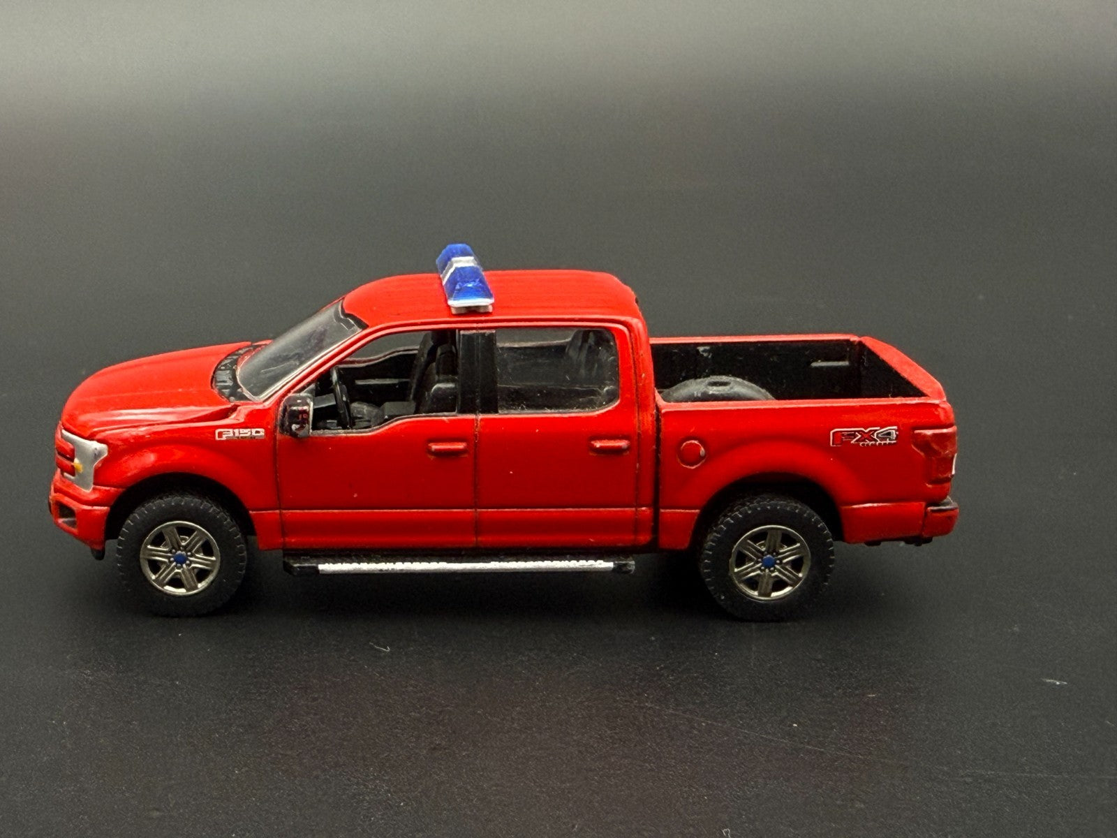 2 Pack 1/64 Scale Code 3 LP6000 Blue Lightbar Greenlight Police 6417B4