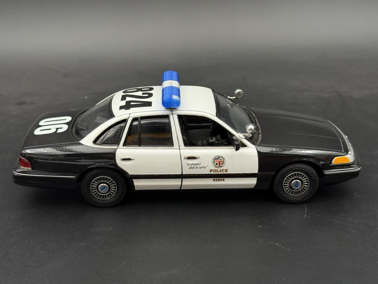 1/24 1/25 Blue Clear Chrome Federal Signal Aerodynic Lightbar Police Hawaii 241612
