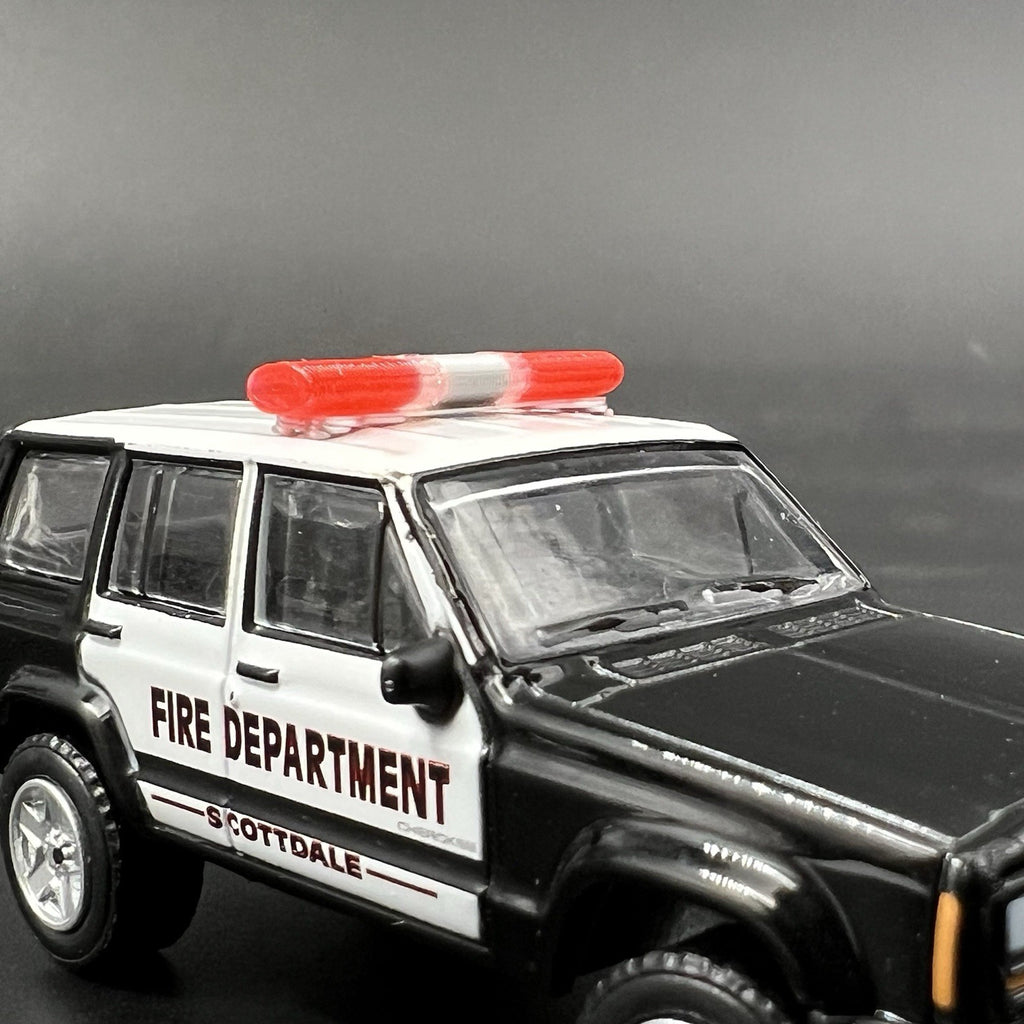 2 Pack 1/64 Red Chrome Cannonball Run Ambulance Aerodynic Lightbar Police Fire8