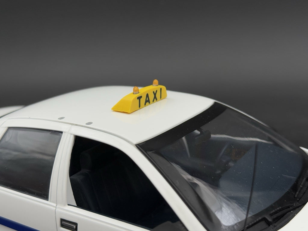 1/18 Scale Model Taxi Sign With Two Amber Lights And Lettering San Diego6