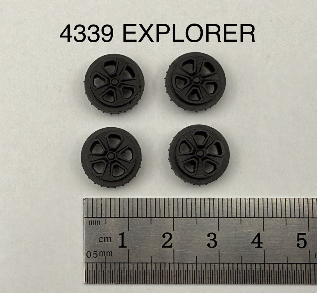 4Pack 1/43 O Scale Model Wheel Motormax Greenlight Ford Explorer Police SUV 43390