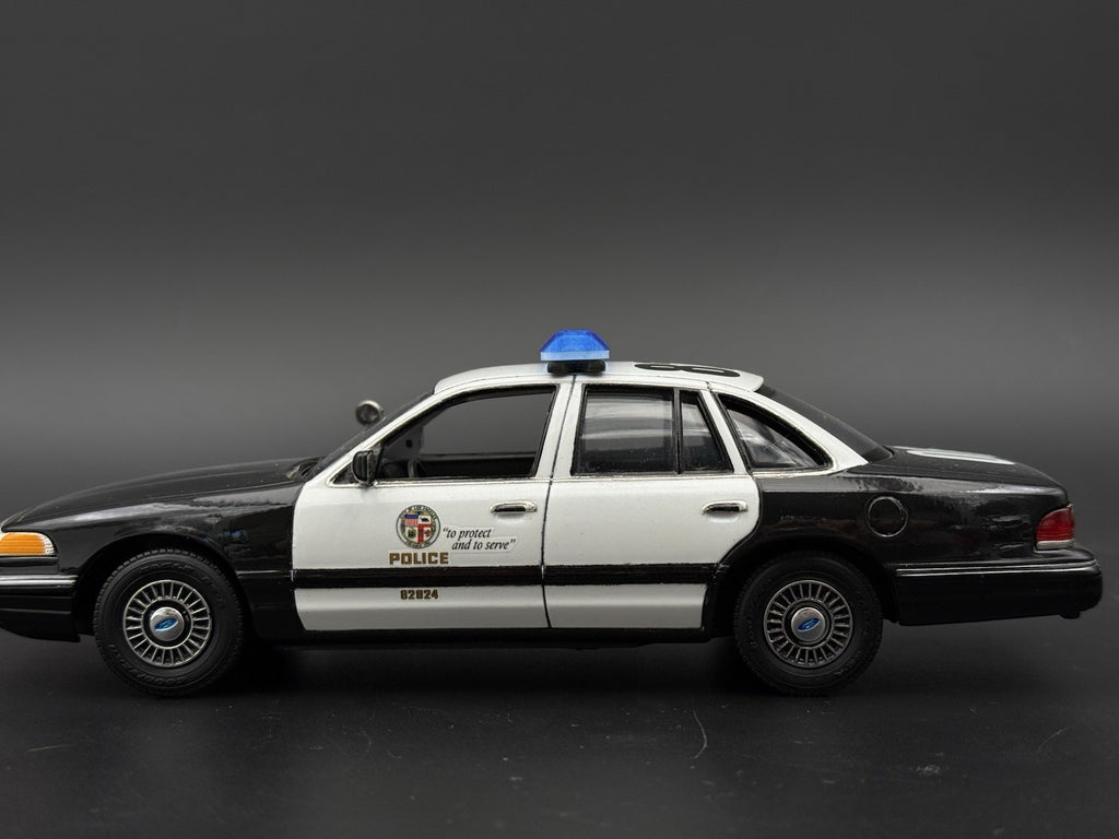 1/24 25 Scale Model Blue Code 3 Excalibur Lightbar Police 2415B11