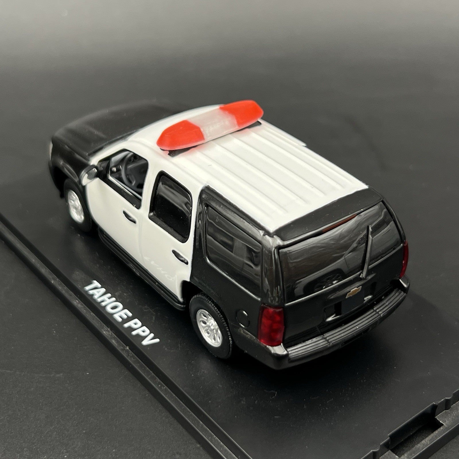 2 Pack 1/43 Red SUV + Sedan Vista Lightbar Greenlight Police Sheriff Fire15