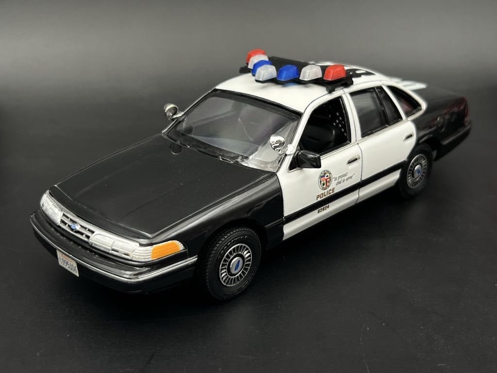 1/24 25 LED Ready Blue Red Federal Signal Vector Vision Lightbar Police LVMPD20