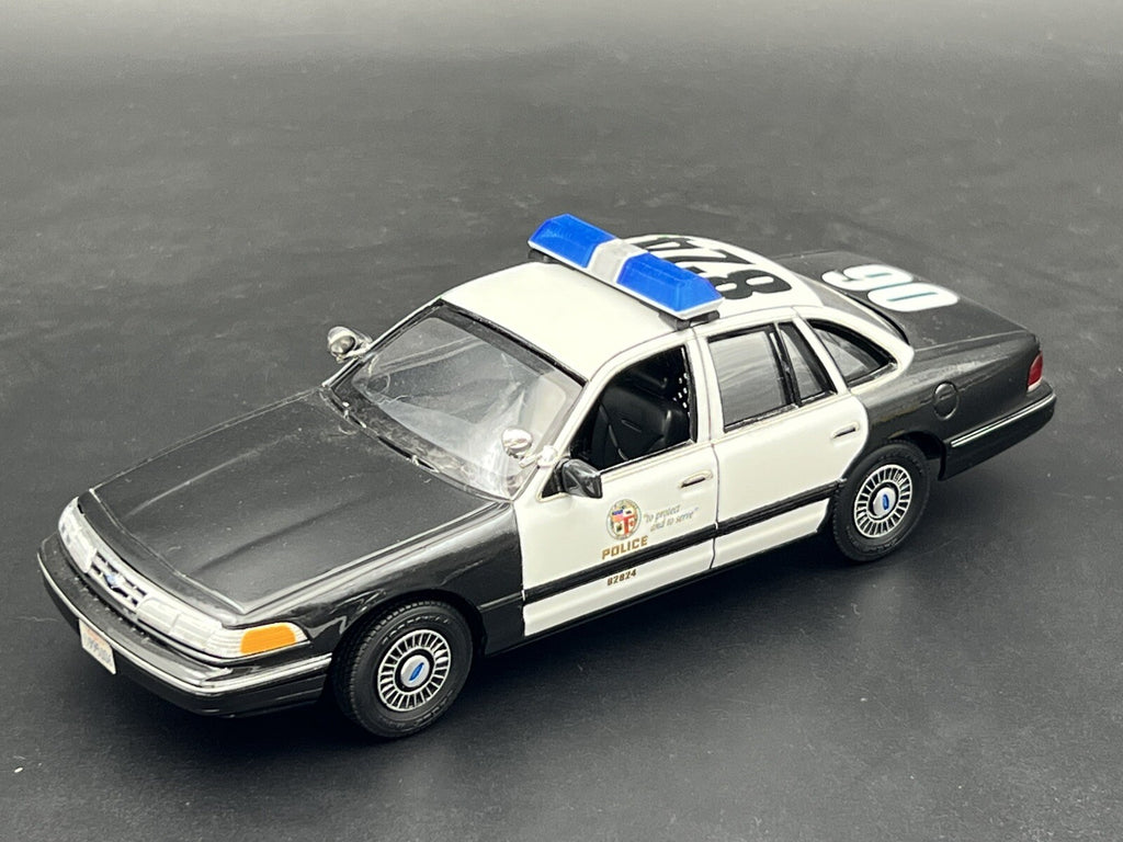 1/24 25 27 Blue Chrome Code 3 LP6000 Lightbar W/ Internal Lens Police Sheriff2
