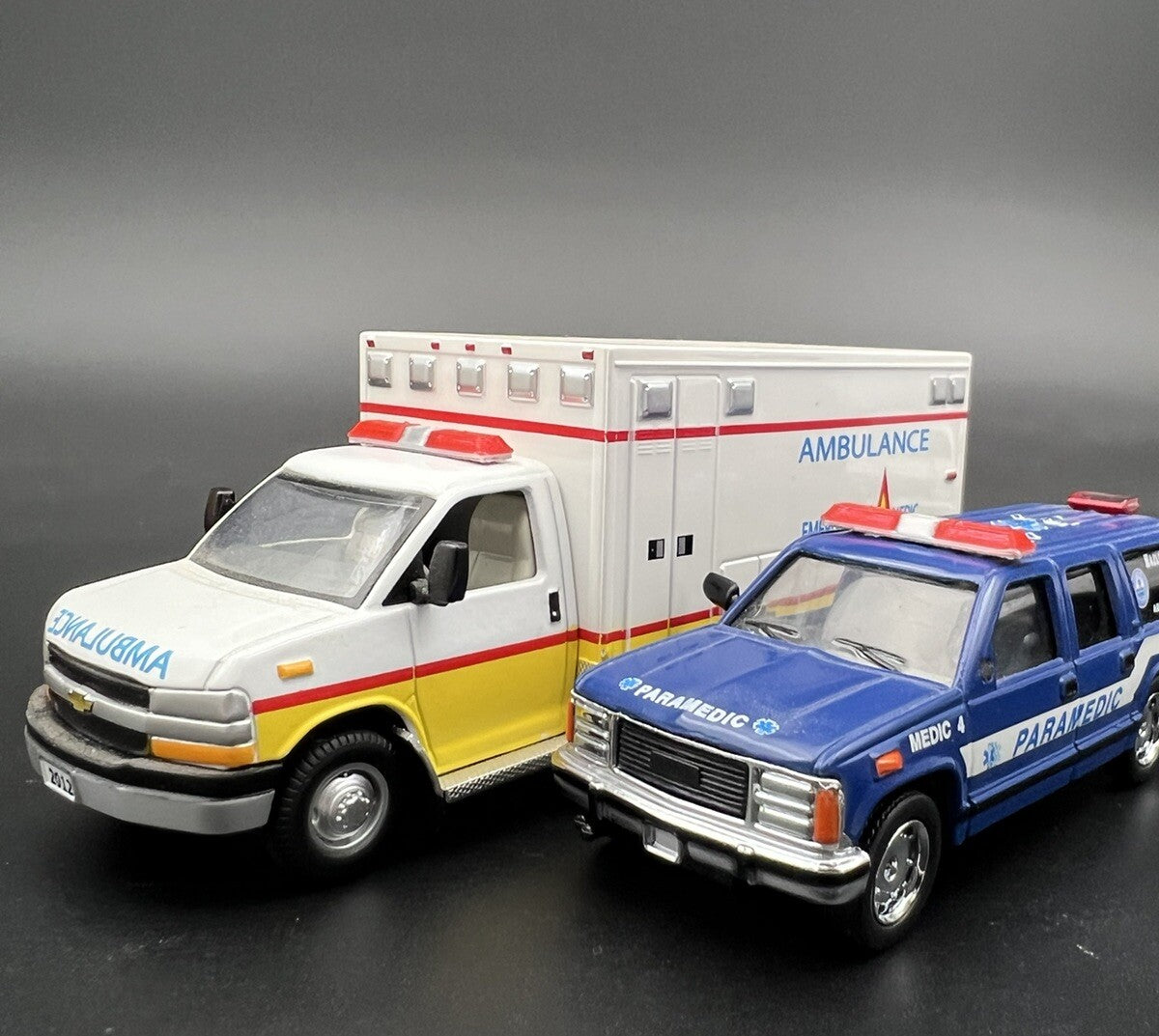 2 Pack 1/64 Code 3 LP6000 Red Lightbar Greenlight Fire EMS Ambulance Truck SUV2