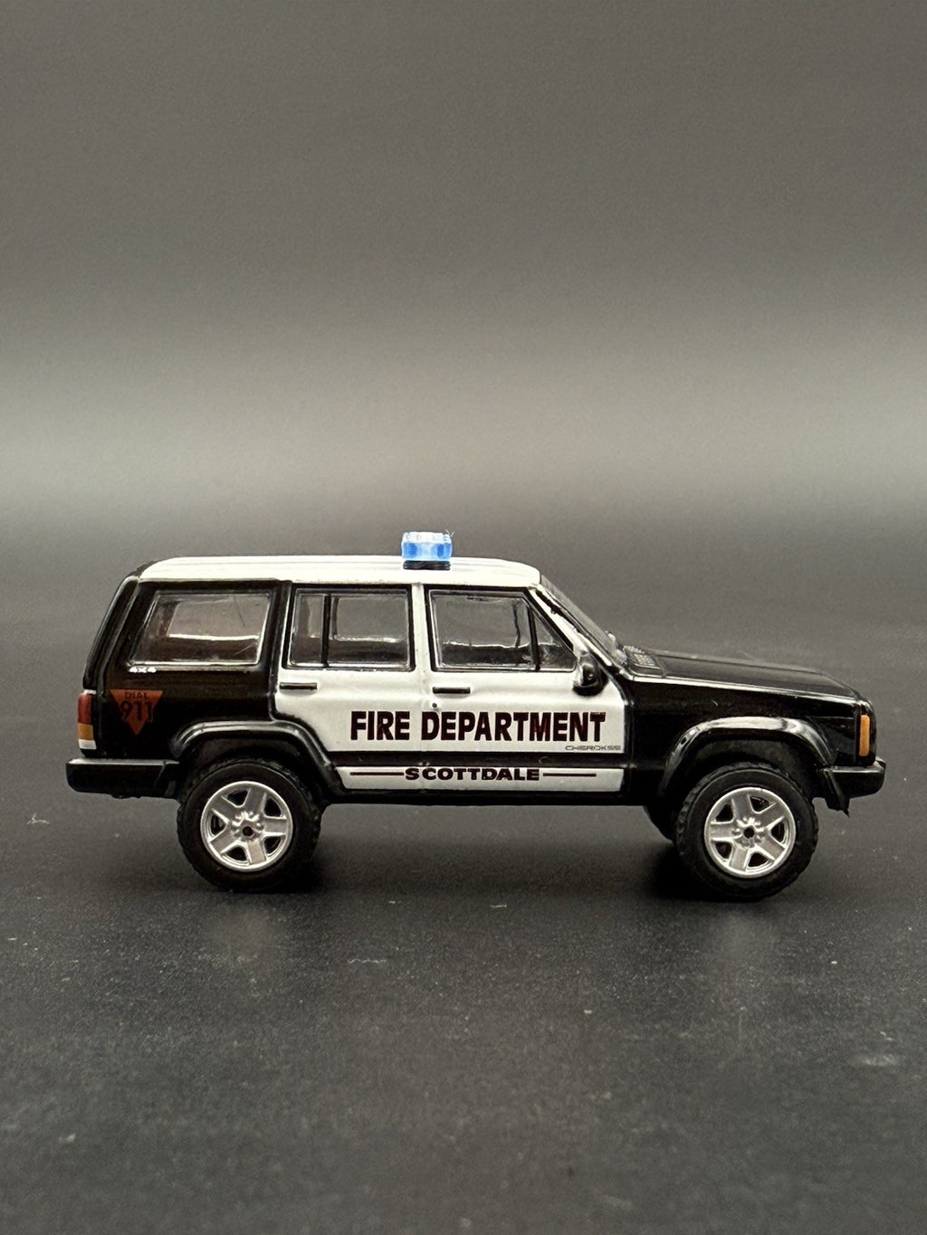 2 Pack 1/64 Whelen Edge Lightbar Blue Maui Hawaii Honolulu Police 64098
