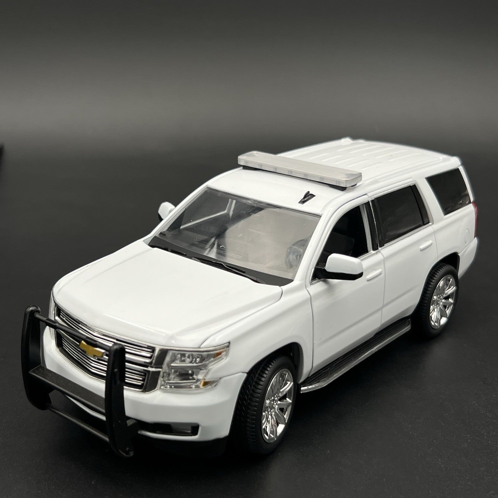 1/24 25 27 LED Compatible Tahoe SUV Width XL Legend Silver Top Lightbar Police7
