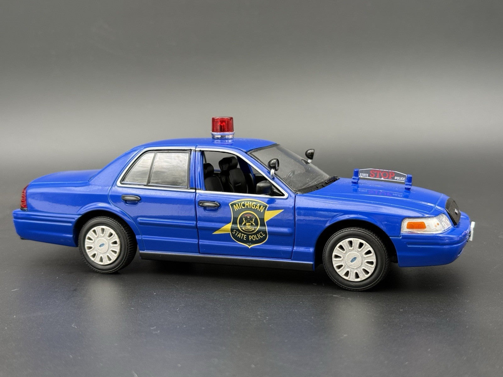 1/24 25 Scale Wheel Motormax Greenlight Crown Victoria 2006 Police Hubcap 24753