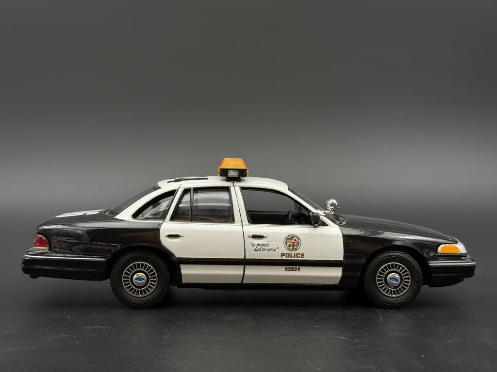 1/24 25 Scale Amber Clear Streethawk XL Lightbar Police 2464AClearXL10